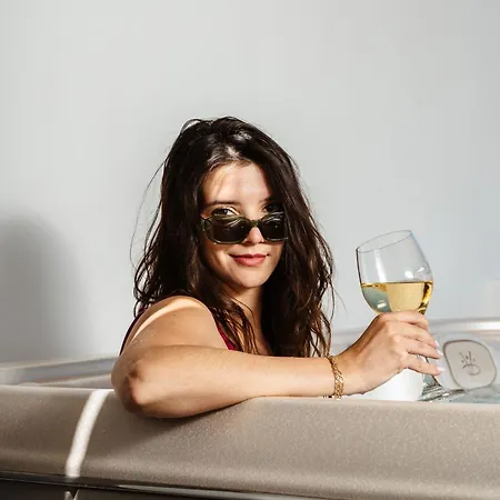 ヴィラ Thalelion 3 Bedroom With Private Pool And Jacuzzi Agios Thaleleos